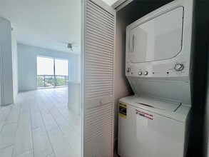 601 E Dania Beach Blvd, Unit 834 in Dania Beach, FL - Building Photo - Building Photo