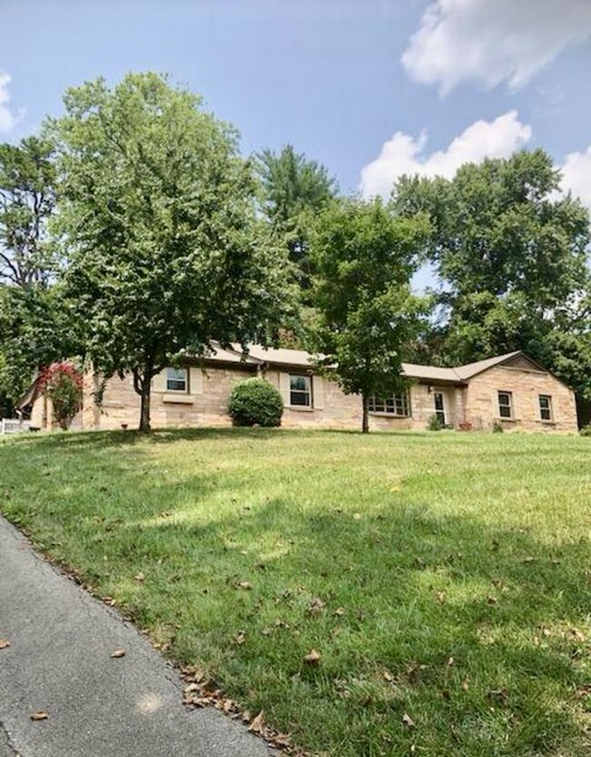 8205 Ainsworth Dr in Knoxville, TN - Building Photo - Building Photo