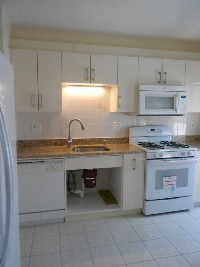 63 Fairbanks St, Unit 2