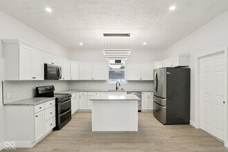 2728 Carrollton Ave in Indianapolis, IN - Building Photo - Building Photo