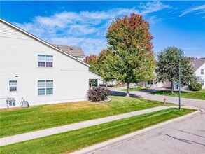 924 Cole St in Chaska, MN - Building Photo - Building Photo