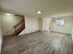 5296 Weyden Trail in Norcross, GA - Foto de edificio - Building Photo