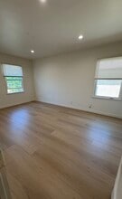 12032 Magnolia Blvd in Valley Village, CA - Building Photo - Building Photo