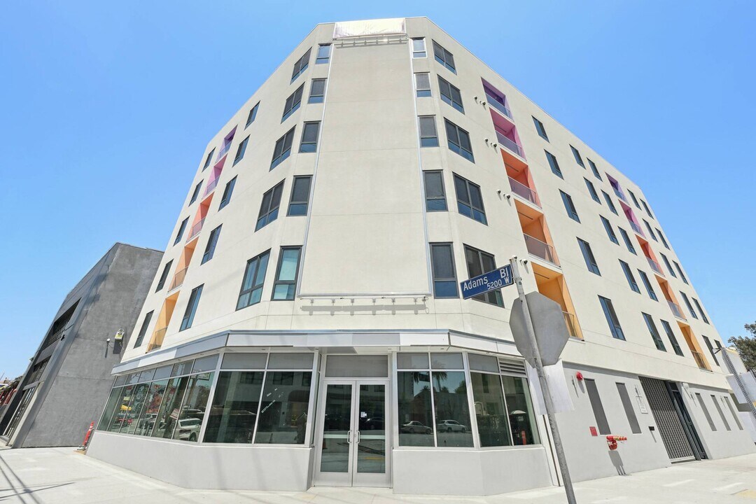 2599 Alsace in Los Angeles, CA - Foto de edificio