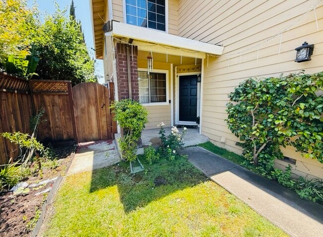 4122 Bell Common in Fremont, CA - Building Photo - Building Photo