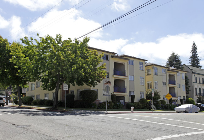 Vanguard Apartments in Berkeley, CA - Foto de edificio - Building Photo