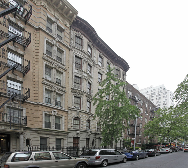 206-208 E 17th St in New York, NY - Foto de edificio - Building Photo