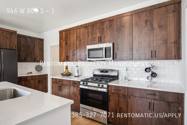 946 W State Rd in American Fork, UT - Foto de edificio - Building Photo