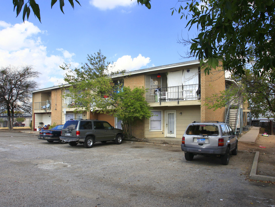 Cypress Point Apartments in Austin, TX - Building Photo