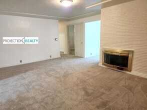 11128 NE Everett St in Portland, OR - Building Photo - Building Photo