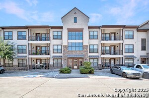 7204 Oak Manor Dr in San Antonio, TX - Building Photo