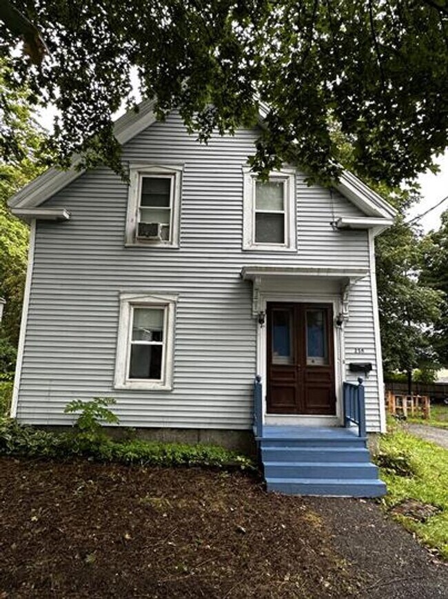 258 Essex St in Bangor, ME - Building Photo - Building Photo
