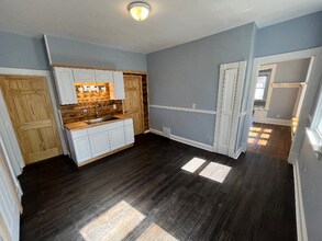 2559 N 38th St in Milwaukee, WI - Building Photo - Building Photo