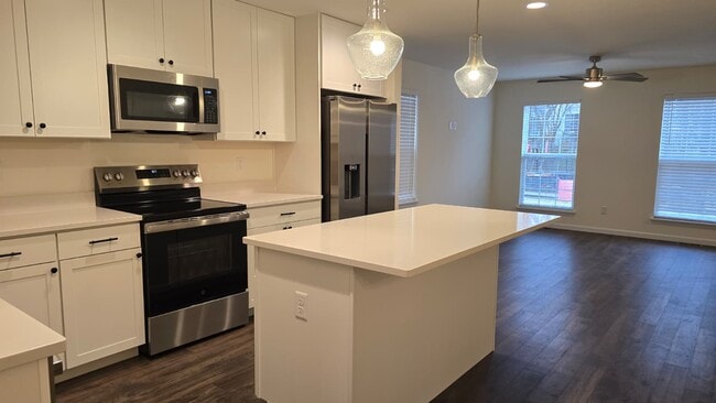 425 Sunset Hollow Drive in Wentzville, MO - Building Photo - Building Photo