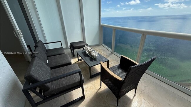 15901 Collins Ave, Unit 3807 in Sunny Isles Beach, FL - Building Photo - Building Photo