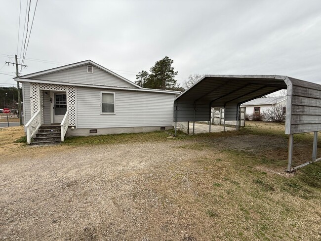 900 N Lee St in Rockingham, NC - Building Photo - Building Photo