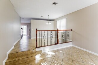 5351 SW 155th Ave in Miramar, FL - Foto de edificio - Building Photo