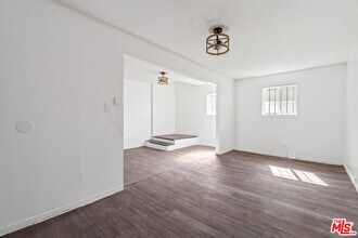 932 1/2 California Ave in Los Angeles, CA - Building Photo - Building Photo