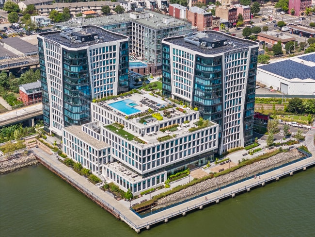 100 Harbor Blvd in Weehawken, NJ - Building Photo - Building Photo