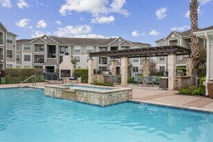 14807 Woodland Hills Dr in Humble, TX - Building Photo