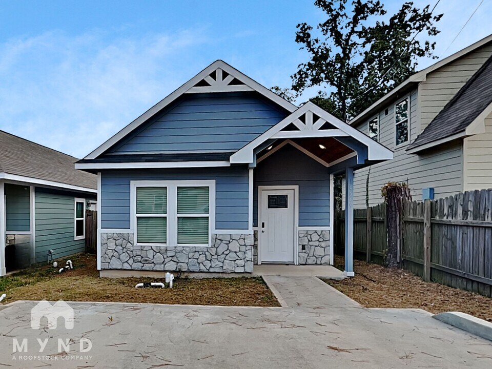 16649 E Hammon in Montgomery, TX - Building Photo