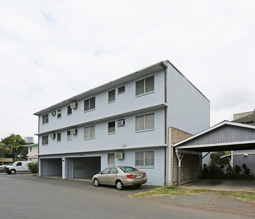 1730 Algaroba St in Honolulu, HI - Building Photo