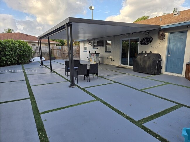 2190 NE 1st Ln in Boynton Beach, FL - Building Photo - Building Photo