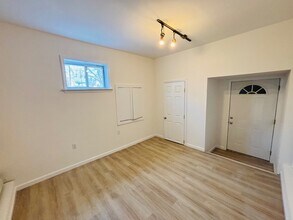 21 Anstice St in Oyster Bay, NY - Building Photo - Building Photo