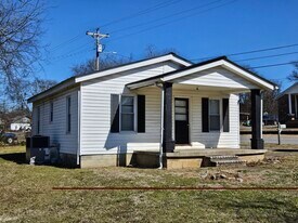 209 Burdock St in Lebanon, TN - Building Photo