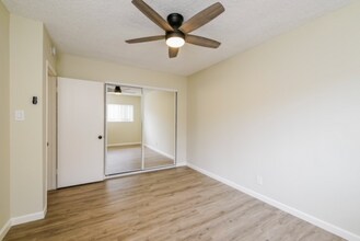 59 Esperanza Ave, Unit D in Sierra Madre, CA - Foto de edificio - Building Photo