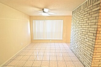 7603 Loro Linda Dr in Houston, TX - Building Photo - Building Photo