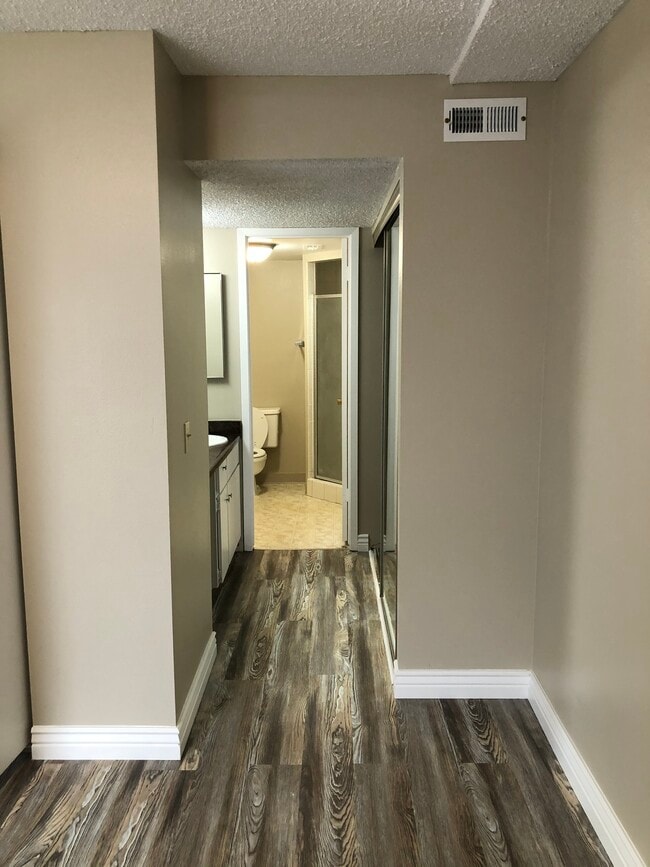 1080 E Quail Park Dr, Unit D in Millcreek, UT - Foto de edificio - Building Photo