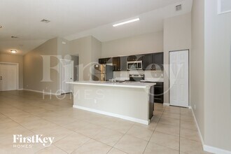 2937 SW Moody Terrace in Port St. Lucie, FL - Foto de edificio - Building Photo