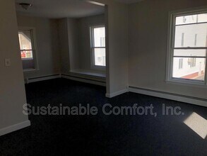 2 Norman Ave in Worcester, MA - Building Photo - Building Photo