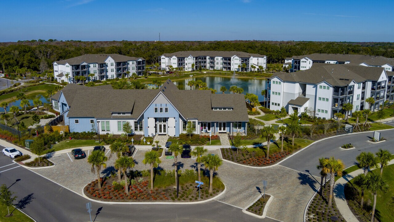 Tessa Springs in Thonotosassa, FL - Building Photo