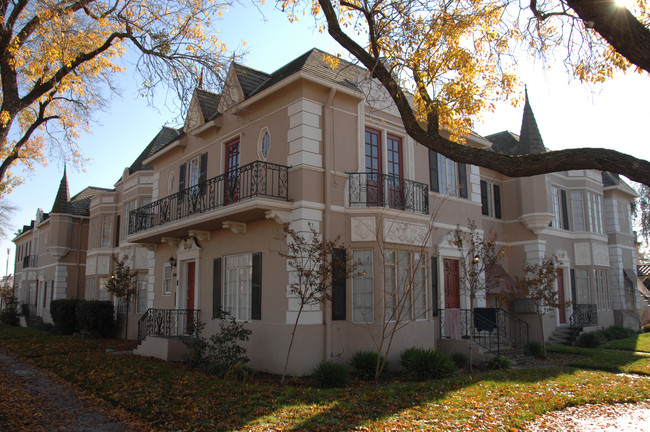 Normandie Mar Apartments in Fresno, CA - Building Photo - Building Photo