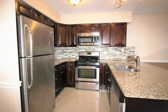 511 Nicole Dr in Bartlett, IL - Building Photo - Building Photo