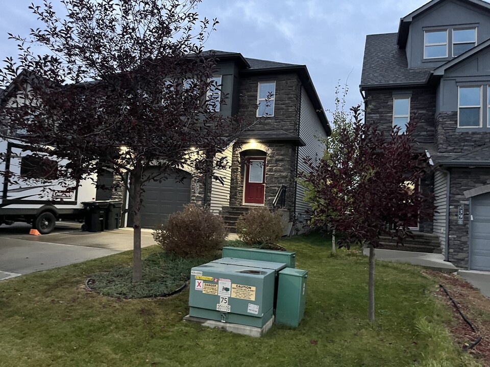 37 Greenbury Cres in Spruce Grove, AB - Building Photo