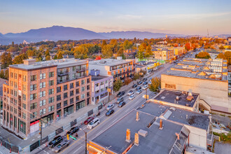 The Oxford in Vancouver, BC - Building Photo - Building Photo