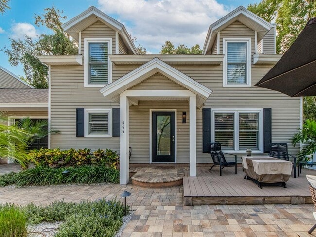 557 Florida Ave in Palm Harbor, FL - Building Photo - Building Photo