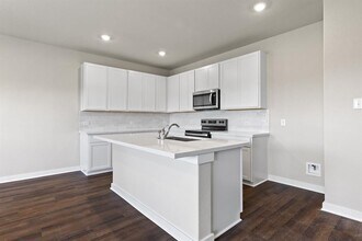 244 Little Grn Trl in Jarrell, TX - Building Photo - Building Photo