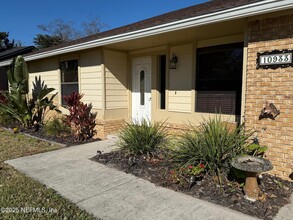 10933 Grand Trunk Ln in Jacksonville, FL - Foto de edificio - Building Photo