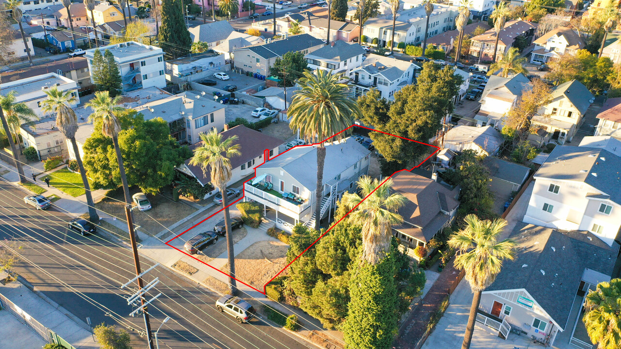 1211 W 36th Pl in Los Angeles, CA - Building Photo