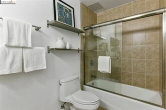77 Fairmount Ave, Unit 106 in Oakland, CA - Building Photo - Building Photo