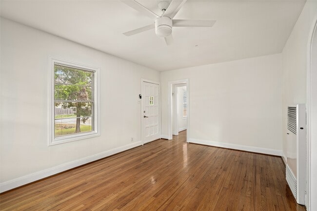 property at 1024 W 16th St