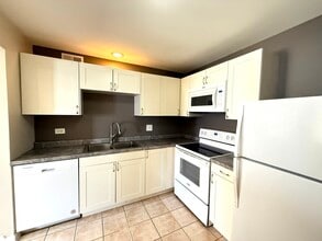 2731 Wilshire Ct in Aurora, IL - Building Photo - Building Photo