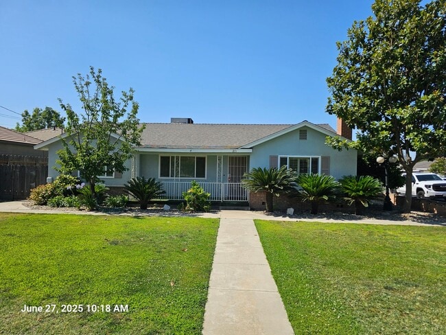 property at 871 E Merritt Ave