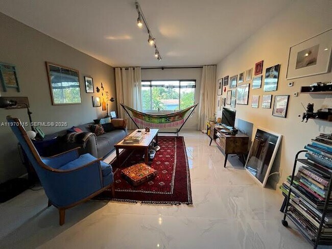 2230 NE 56th Pl in Fort Lauderdale, FL - Building Photo - Building Photo