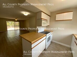 2605 Pine Lake Terrace in Sarasota, FL - Building Photo - Building Photo