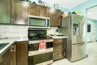 216 SW 6th St in Hallandale Beach, FL - Building Photo - Building Photo